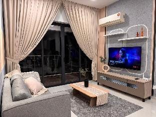 Cozy Beachfront Seaview 2CP &Netflix 3BR @6-10px Apartment in Johor Bahru