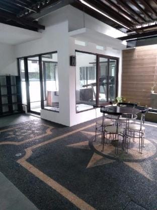COCO Villa Bogor |Balcony|BBQ|Backyard|3BR Vacation rental in West Java