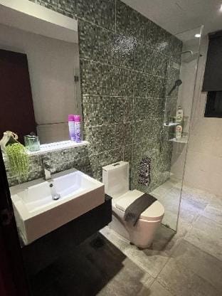 Home Abroad 4 @ Jazz Suites 3 Vivacity Apartment in Kuching