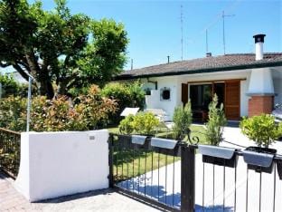 Inviting Porto Santa Villa for 6 Villa in Porto Santa Margherita