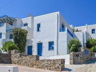 Sanders Paros Gardens - Cozy 1-Bdr Apt w Patio Apartment in Paros, Greece