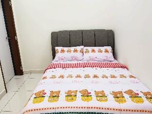 UG Homestay BP: 4 Air-Con Rooms, Netflix Vacation rental in Johor