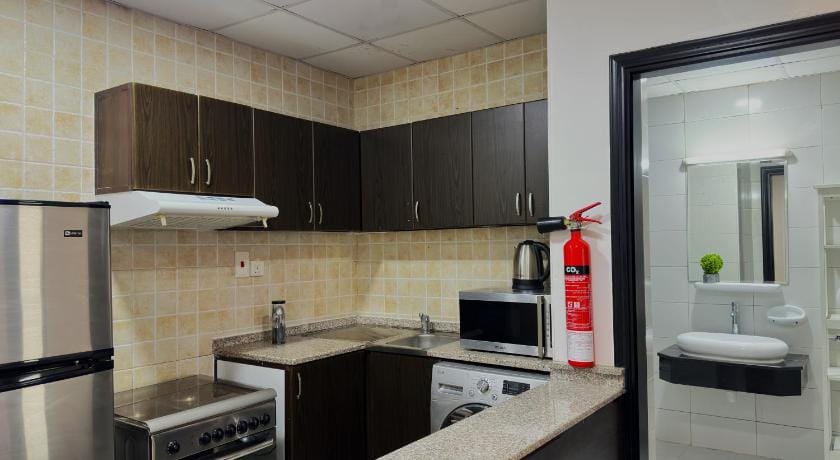 Luxury & Centric Flat with Balcony views in Marina Apartment in Dubai