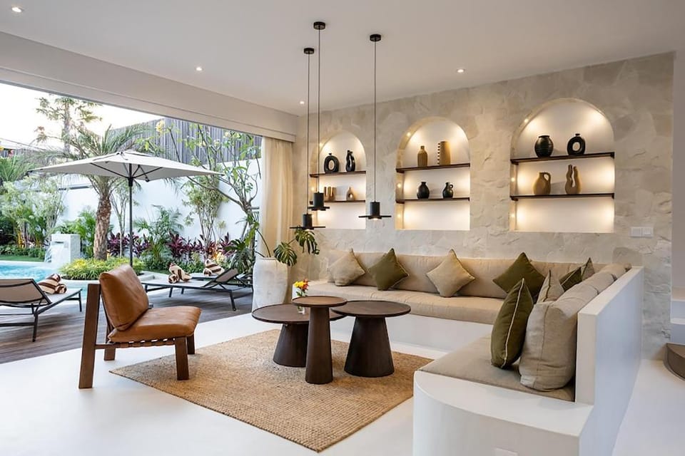Villa Cebossa by Optimum Bali Walk to Beach / Finn’s Canggu Apartment in North Kuta