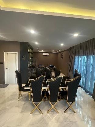 Feelgood Poolvilla bangsaen Villa in Chon Buri Changwat