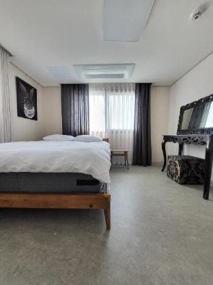 Family trip #4 people standard #pick-up & drop-off Vacation rental in Busan