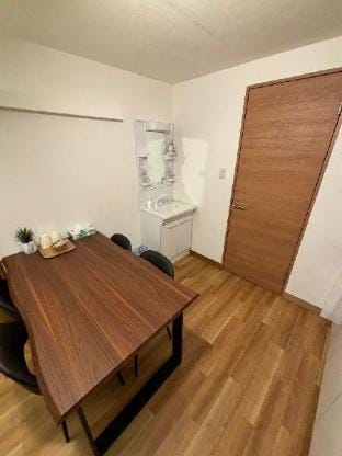 NEW! 【KYUWA】Entire House Rental - Direct from Kansai Airport - 4 Bedrooms! 8 People OK Vacation rental in Osaka