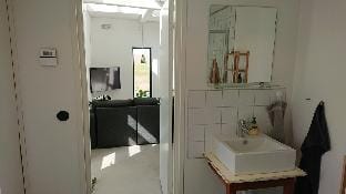 Almbacka Logi lgh2, lantligt boende med avskildhet Vacation rental in Skåne County