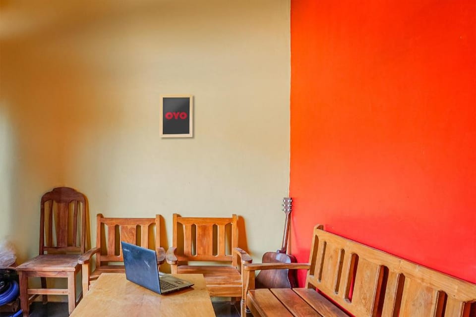 Hotel O Homestay Pak To Syariah Hotel in Surabaya