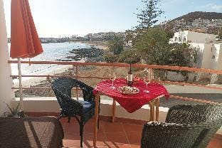 Beachfront Playa Los Cristianos Apartment in Los Cristianos
