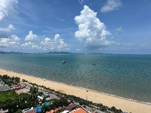Aeras Beach Front Condominium Apartment in Thailand