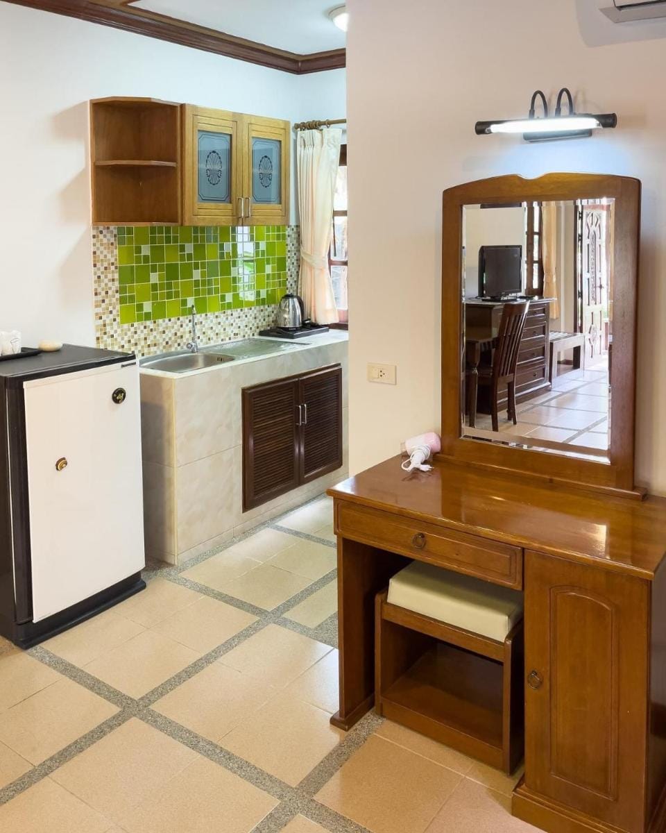 Ongsantiphap villa resort  Villa in Thep Krasatti