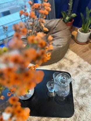 Serenity Nest - Studio inspired by Van Gogh Expo Apartment in Ho Chi Minh City
