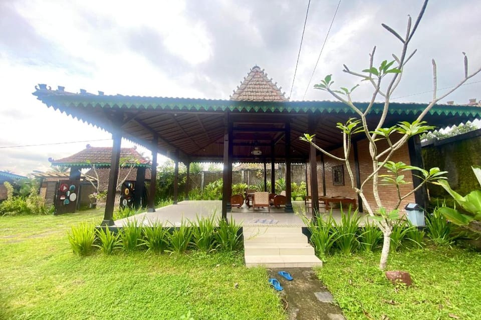 Capital O 94018 Joglo Eyang Niek Turi Syariah Hotel in Special Region of Yogyakarta