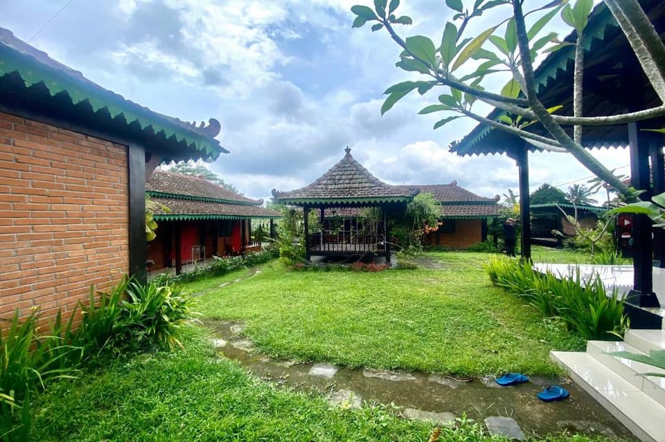 Capital O 94018 Joglo Eyang Niek Turi Syariah Hotel in Special Region of Yogyakarta