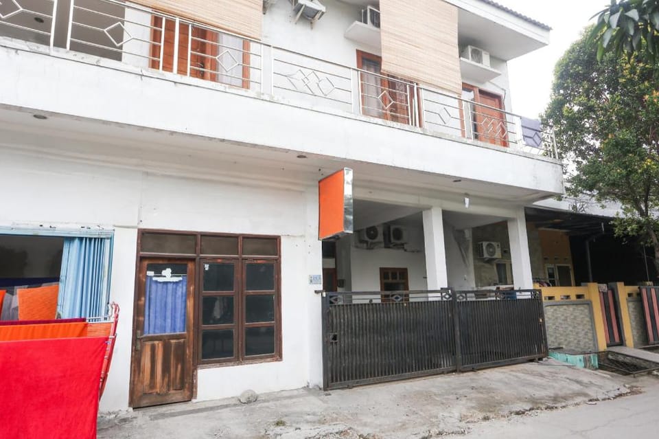 SPOT ON 94033 Harapan Jaya Hotel in West Java