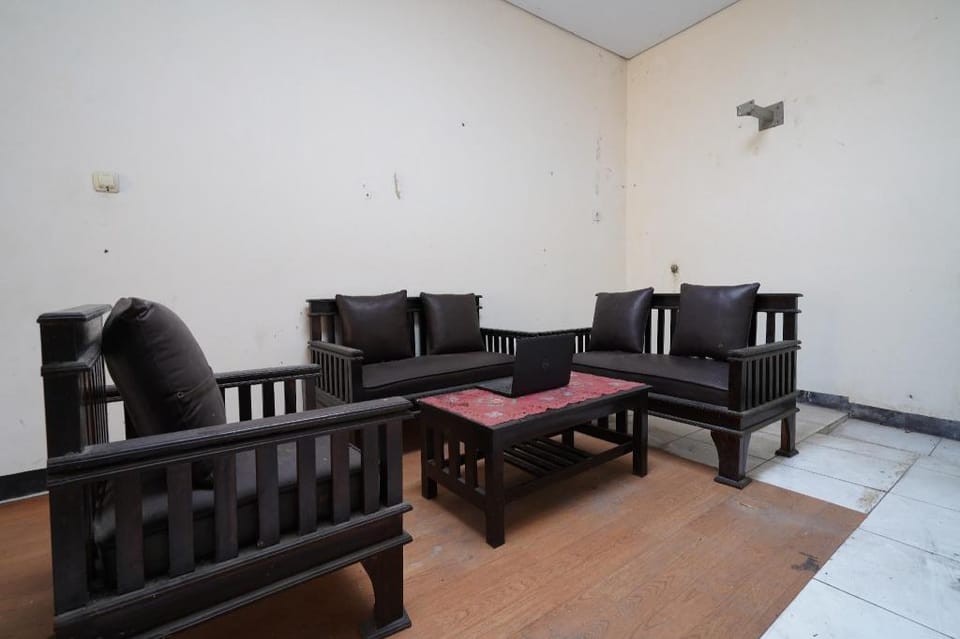 Hotel O Perbetulan Guest House Syariah Hotel in West Java