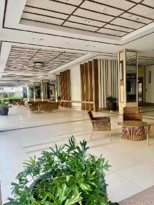 The hide out by R&R Apartment in Muntinlupa