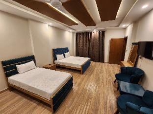 FamilySuite by The Oak Residence Vacation rental in Islamabad