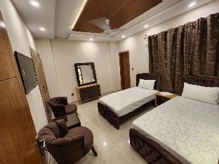 FamilySuite by The Oak Residence Vacation rental in Islamabad