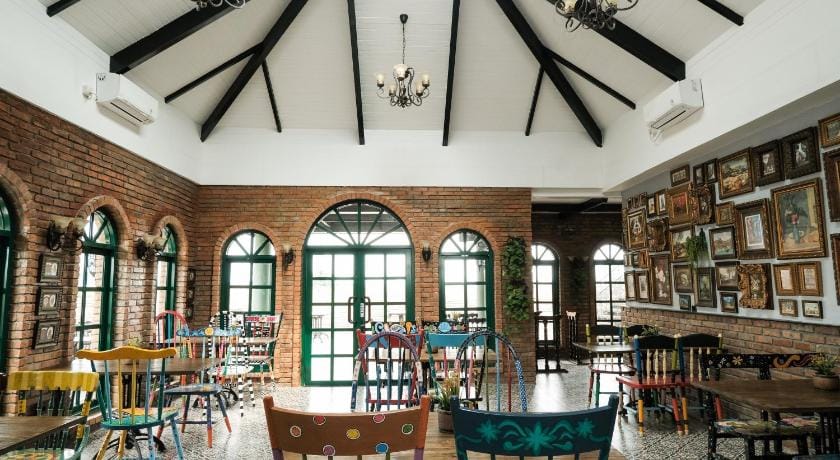 Nonie's Huis Hotel & Restro Hotel in West Java