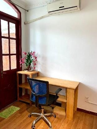 Room 208, Lovely Service Apartment with Swimming Pool Apartment in Ho Chi Minh City
