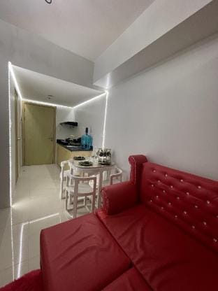 Cozy Two 1BR Condo Steps to SM North EDSA and MRT Apartment in Quezon City