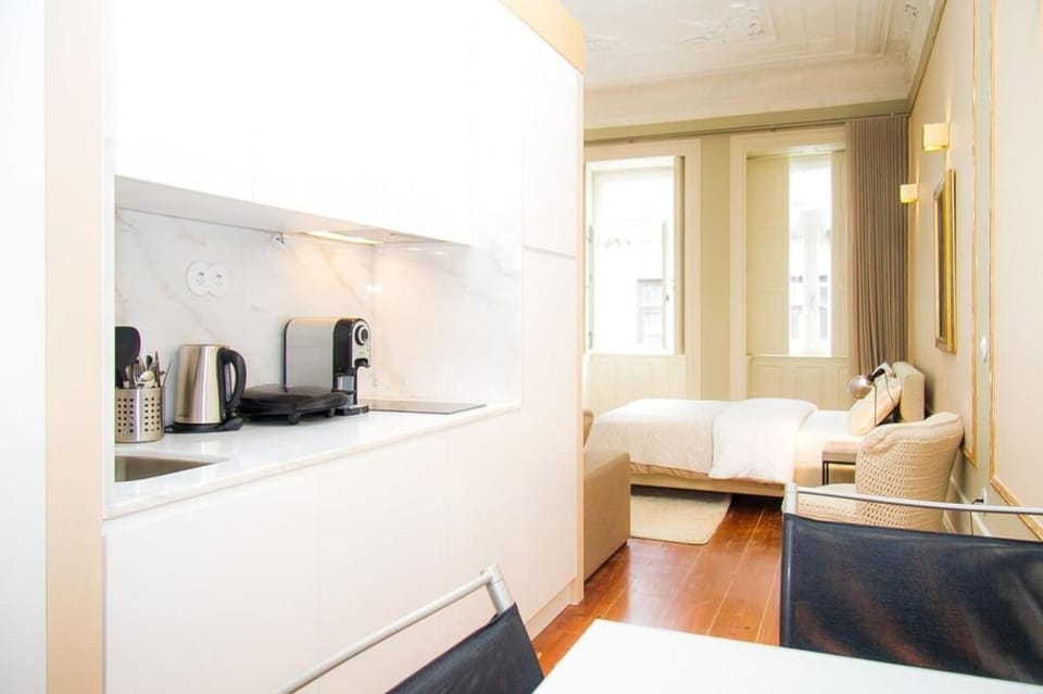 Liiiving in Porto   Art   Heart Studio Apartment in Porto