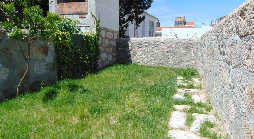 Liiiving in Porto   Central Garden Flat Apartment in Porto