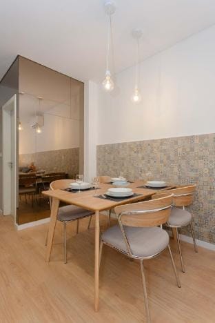 Liiiving in Porto   Invictus Bolh  o Market Apartment in Porto