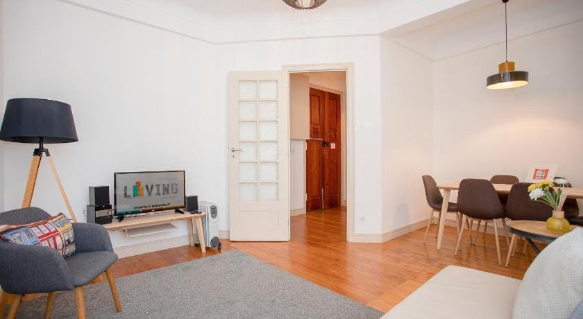 Liiiving in Porto   Light Spacious Apartment Apartment in Porto