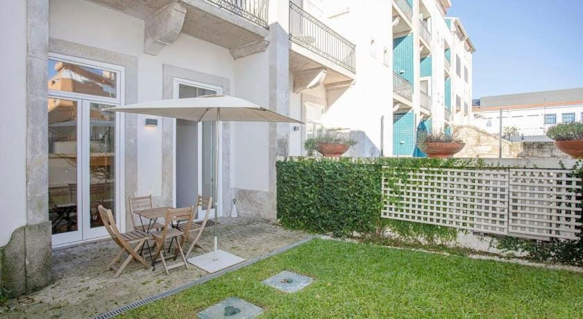 Liiiving in Porto - Garden Light Mezzanine Apartment in Porto