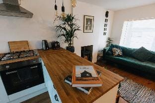 Unique Cottage in the heart of Ulverston Vacation rental in England