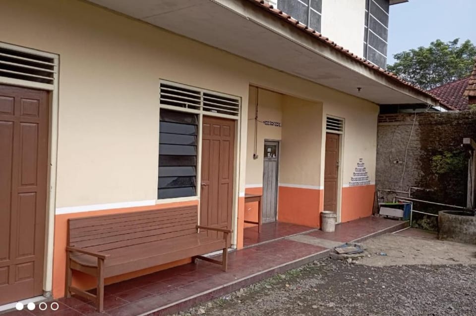 Hotel O Guest House Wijaya Syariah Near alun alun kota purwokerto Hotel in Indonesia