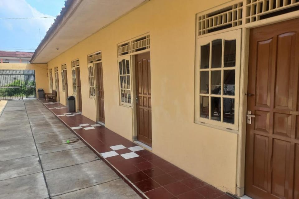 Hotel O Guest House Wijaya Syariah Near alun alun kota purwokerto Hotel in Indonesia