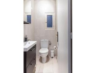 Prime Eixample Hideaway 6 Guests with Balcony by MyRentalHost Apartment in Barcelona