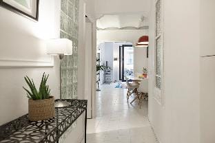 SAGRADA FAMILIA MODERN ART APT Wi-fi/AC/ SMART TV By MyRentalHost Apartment in Barcelona