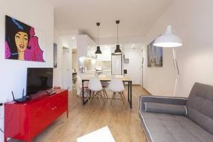 Designer Apt near FIRA  Balcony/ 5PP/WIFI/SMART TV by MyRentalHost Apartment in L'Hospitalet de Llobregat