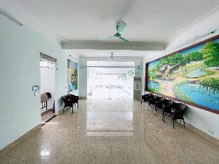 Tam Coc Guest House & Hostel Apartment in Laos