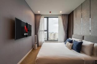 Lumiere Riverside Great City View Luxury Suite Apartment in Ho Chi Minh City