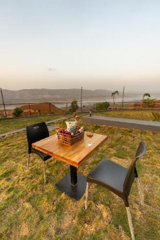 StayVista at Peak & Paddle with Lake View Villa in Maharashtra
