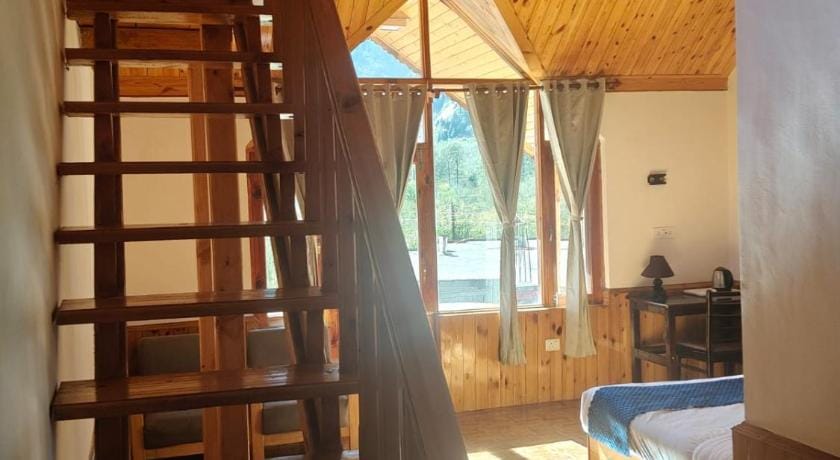 Ivaan Cottages X Mount Ville, Burwa, Manali Hotel in Himachal Pradesh