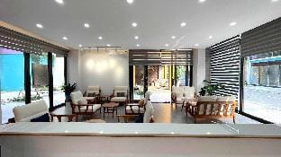 Biệt thự 5 phòng ngủ Flamingo Ibiza Hải Tiến Villa in Laos