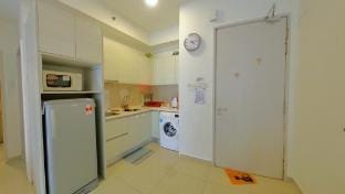 Up to 8 Pax, I-City, ISoho FREE WIFI 50" Smart TV Apartment in Selangor, Malaysia