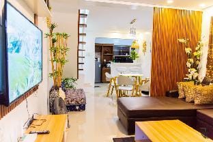 Your Affordable Gold  House  (up 13 pax maximum) Vacation rental in Angeles