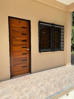 NEW and budget friendly homestay in Bacnotan ELYU! Apartment in La Union