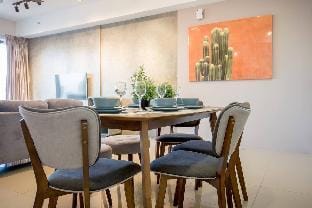 Tropicana 218: Spacious Luxury 3BR 3car park 11pax Apartment in George Town