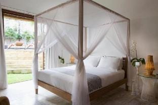 Cadudasa Beachfront 6 BR Private Pool Villa Y005 Villa in Bali