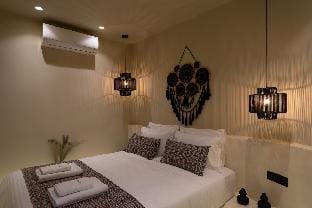 Private Villa in Finikia with Jacuzzi Villa in Santorini
