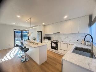 Airport Retreat: 4BR 8 Guests Vacation rental in Christchurch
